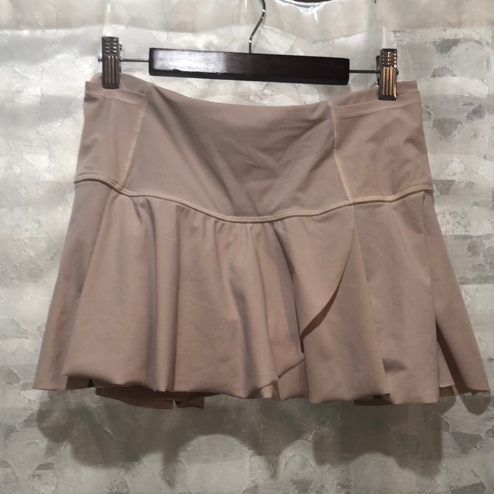 Lululemon Athletica skirt with built-in shorts